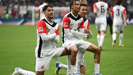 Jubel nach dem 1:0: Das Offensivtrio Chaibi, Bahoya und Ekitiké.