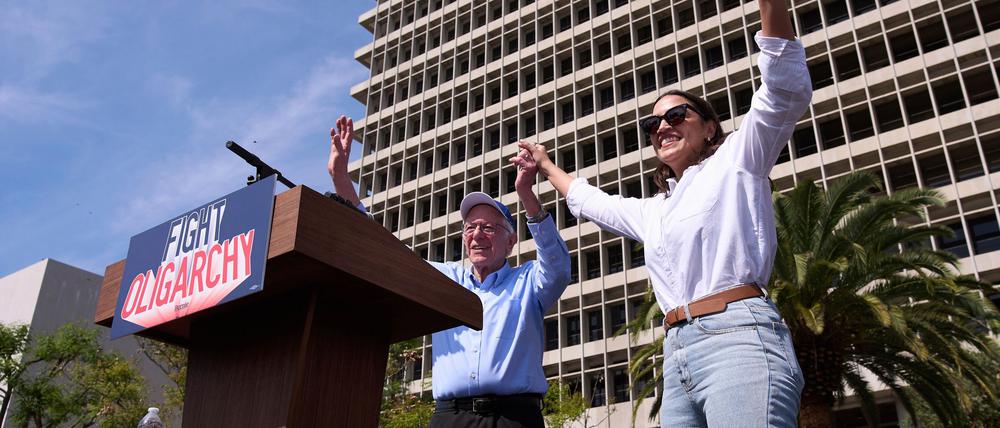 Sanders und Ocasio-Cortez bei einer gemeinsamen Veranstaltung im kalifornischen Los Angeles.