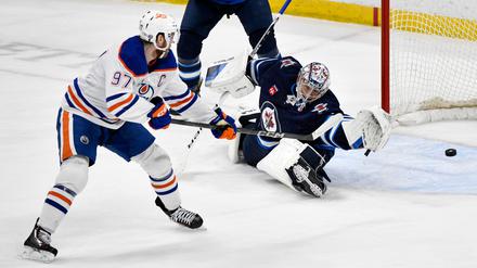 Connor McDavid sammelte gegen die Jets seine Scorerpunkte 98 und 99.