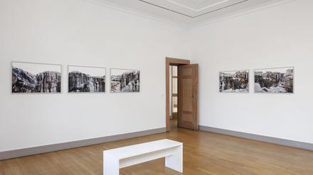 Christina Dimitriadis’ Ausstellung spielt auf ihre eigene Familiengeschichte an.
