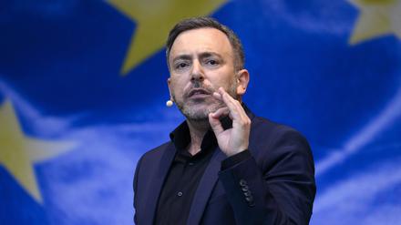 Politiker Sergey Lagodinsky Grüne bei einer Wahlkampf-Veranstaltung anlässlich der Anstehenden EU-Wahlen 2024 vor rund 230 Nürnbergern auf dem Jakobsplatz.