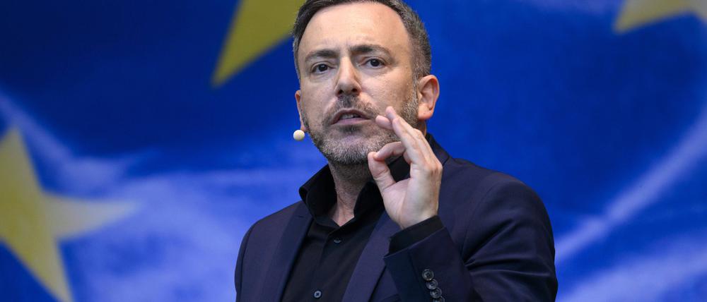 Politiker Sergey Lagodinsky Grüne bei einer Wahlkampf-Veranstaltung anlässlich der Anstehenden EU-Wahlen 2024 vor rund 230 Nürnbergern auf dem Jakobsplatz.