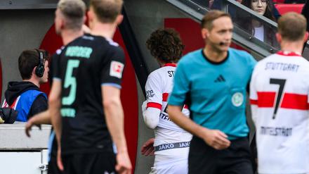 Nick Woltemade sah die Gelb-Rote Karte gegen Bremen.