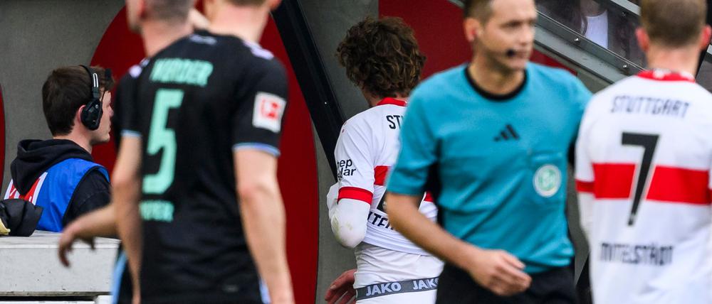 Nick Woltemade sah die Gelb-Rote Karte gegen Bremen.