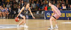 Albas Kapitänin Lena Gohlisch (li.) brachte ihr Team nach der Halbzeit mit wichtigen Dreiern zurück ins Spiel.