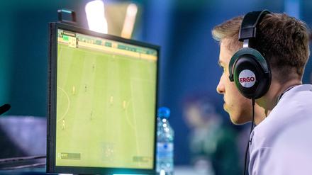 Beim E-Sport treten Computerspieler in professionellen Wettkämpfen gegeneinander an.