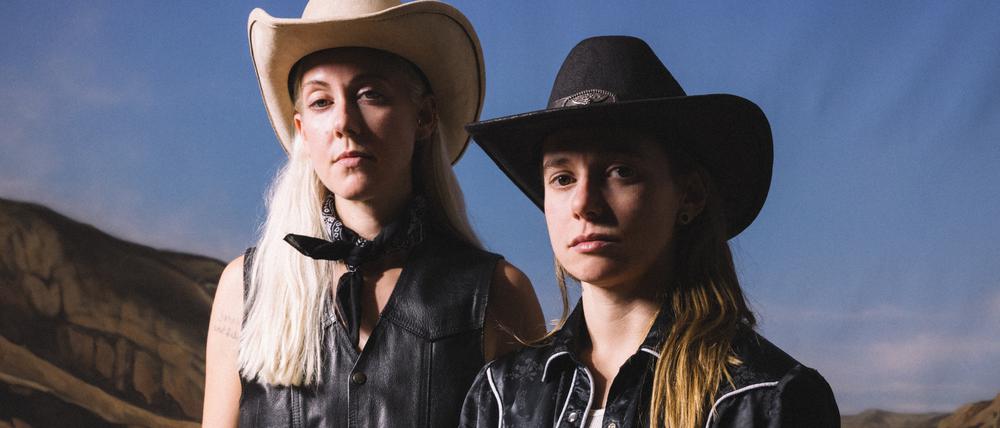 Torres und Julien Baker „Send A Prayer My Way“