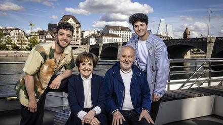 Paola (2.v.l.) und Luca Hänni (l) sind beim ESC 2025 mit von der Partie.