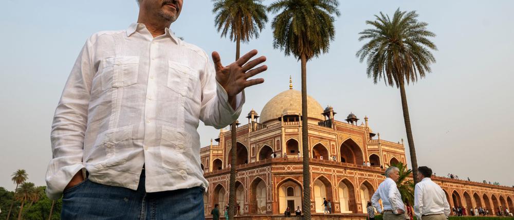 Im fernen Indien ist Söders Wandel sehr gut erkennbar - nach dem Ende der Koalitionsverhandlungen präsentiert sich der CSU-Chef als ein Politiker, der sich seiner neuen Rolle in der Bundesregierung sehr bewusst ist.