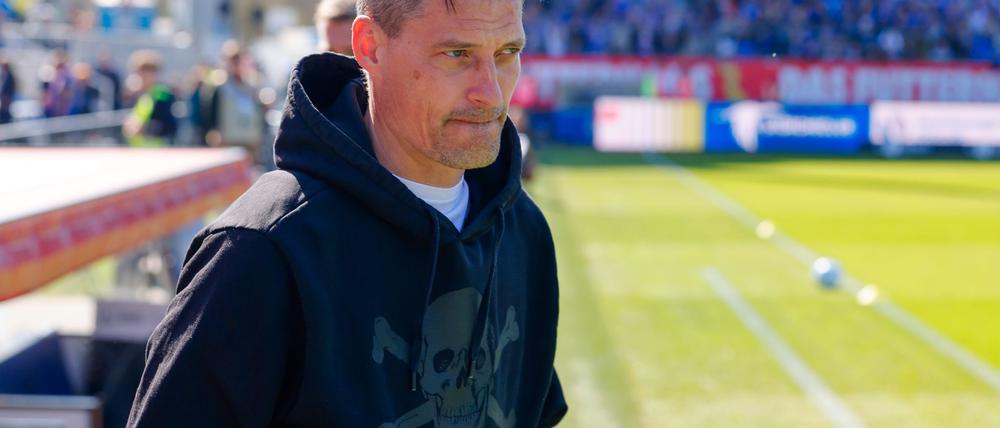 St. Paulis Trainer Alexander Blessin soll in Wolfsburg ein Kandidat sein.