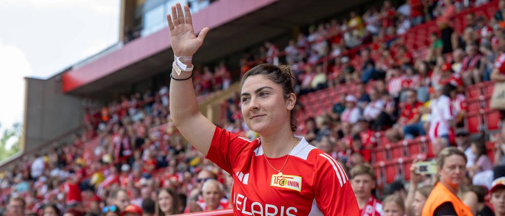 Eleni Markou ist begeistert von der Atmosphäre in der Alten Försterei.