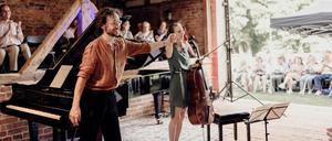 Gastgeber des „Fliessen“-Festivals für Kammermusik sind der Pianist Martin Helmchen und die Cellistin Marie-Elisabeth Hecker.