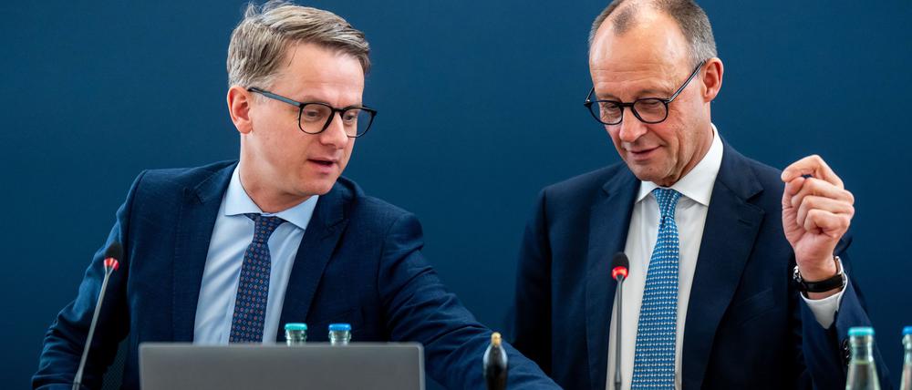 Carsten Linnemann bleibt CDU-Generalsekretär (links) und zieht nicht in eine künftige Bundesregierung unter dem absehbaren Kanzler Friedrich Merz.