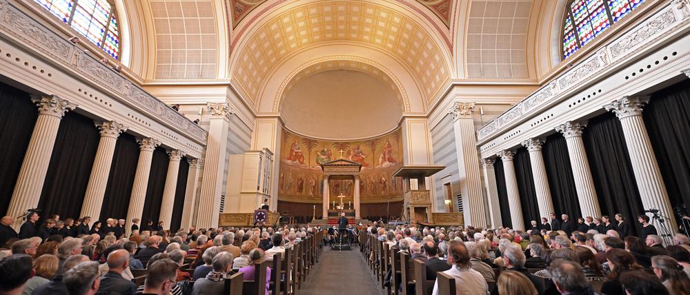 Gedenkveranstaltung am 80. Jahrestag der Zerstörung Potsdams 1945 in der Nikolaikirche.