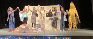 Schülerinnen des Humboldt-Gymnasiums haben sich mit einem eigenen Theaterstück für das Finale von „Odyssey of the mind“ in den USA qualifiziert.