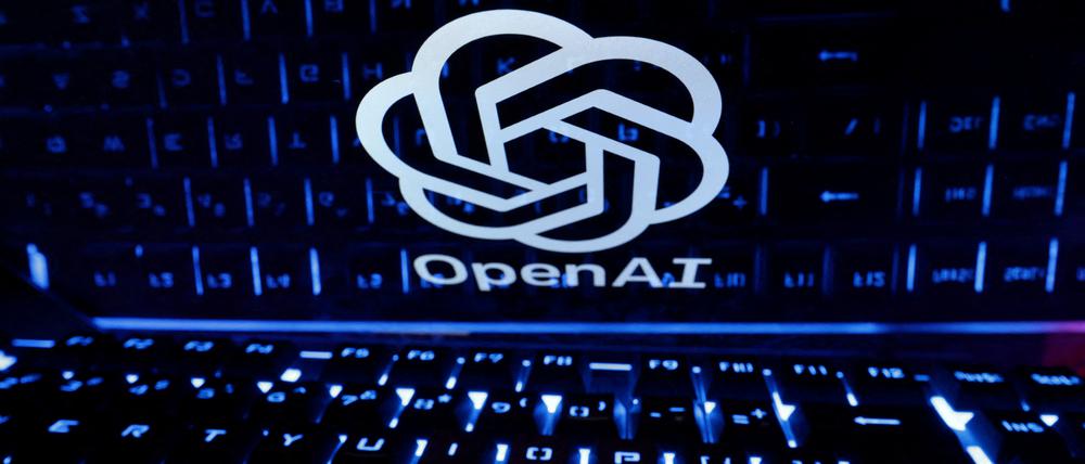FILE PHOTO: FILE PHOTO: A keyboard is placed in front of a displayed OpenAI logo in this illustration taken February 21, 2023. REUTERS/Dado Ruvic/Illustration/File Photo/File Photo
