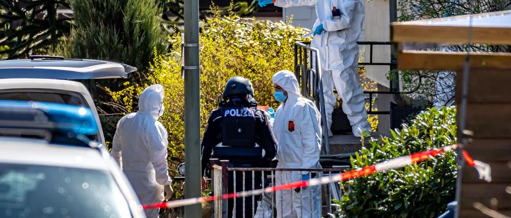 Seit dem mutmaßlichen Dreifachmord ist der Verdächtige auf der Flucht. (Archivbild)
