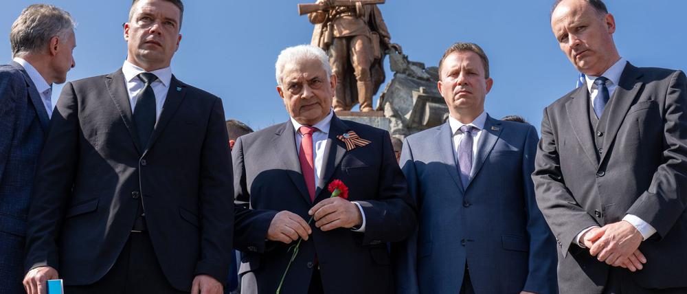 Der russische Botschafter in Deutschland, Sergej Netschajew, nimmt an einem Gedenken an die Schlacht auf den Seelower Höhen teil.