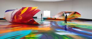 Begehbares Bild: Ansicht von Katharina Grosses Ausstellung „The Sprayed Dear“.