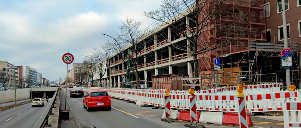Der Hauptsitz des Berliner Landesamts für Flüchtlingsangelegenheiten (LAF) an der Bundesallee in Wilmersdorf wird saniert.