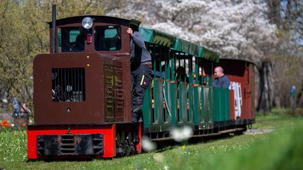 Die Parkbahn im Britzer Garten soll Gründonnerstag wieder starten. 