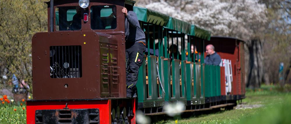 Die Parkbahn im Britzer Garten soll Gründonnerstag wieder starten.