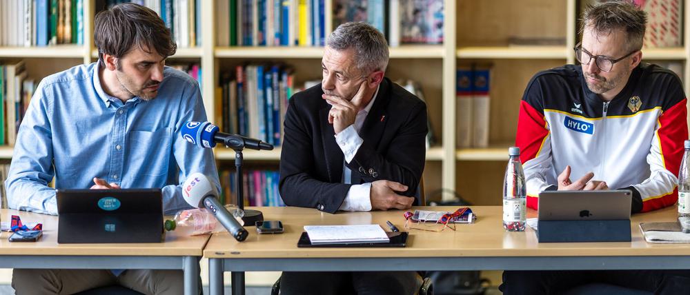 Der DTB um Präsident Alfons Hölzl (Mitte) arbeitet weiter den Missbrauchsskandal auf.