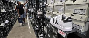 Adidas-Verkauf in Miami. Weltweit belastet Trumps Zollpolitik den Handel. 