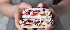 Wer sich vegan ernährt, muss darauf achten, sich ausreichend mit allen wichtigen Nährstoffen zu versorgen. Das klappt nicht immer.