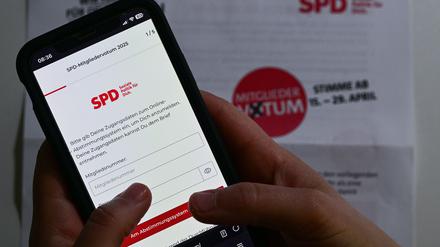 Bei der SPD stimmten die Mitglieder über den Koalitionsvertrag mit der Union ab. (Archivbild) 