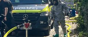 In Sachsen haben die Ermittler die Durchsuchung in einem Einfamilienhaus wegen des hochgiftigen biologischen Kampfstoffs Rizin im Besitz eines 16-Jährigen für beendet erklärt. 