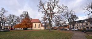 Die Friedrichskirche auf dem Babelsberger Weberplatz.