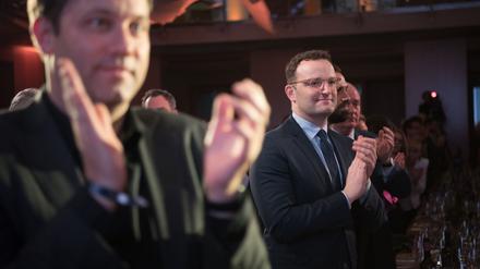 SPD-Chef Klingbeil kritisiert die von Unionsfraktionsvize Spahn angestoßene Debatte über den Umgang mit der AfD im Bundestag. (Archivfoto)