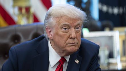 US-Präsident Donald Trump sitzt im Oval Office des Weißen Hauses (Archivbild).