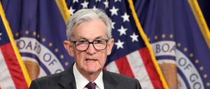 Der Vorsitzende der US-Notenbank Jerome Powell spricht während einer Pressekonferenz in Washington (Archivbild).