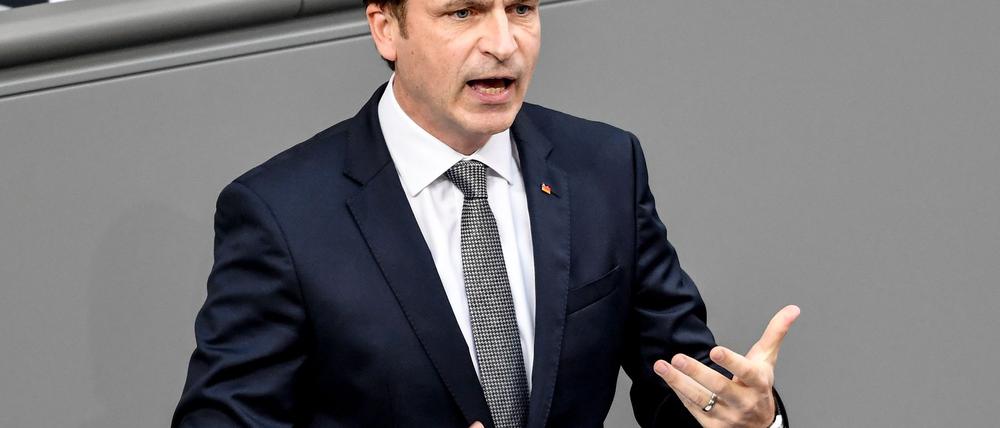 Kommunen-Spitzenvertreter André Berghegger, hier noch als CDU-Bundestagsabgeordneter am Rednerpult. (Archivbild)