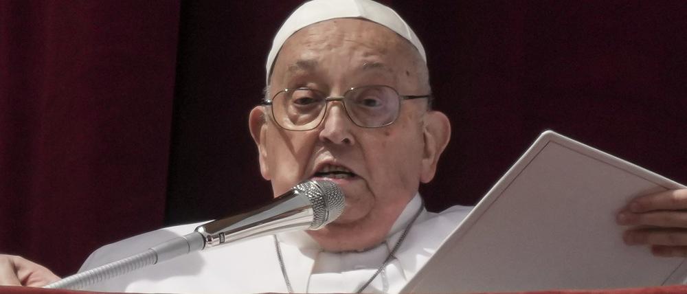 Papst Franziskus erteilte den Segen Urbi et Orbi.