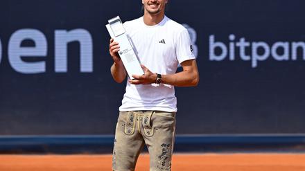 Siegerpose mit Lederhose: Alexander Zverev gewinnt in München.