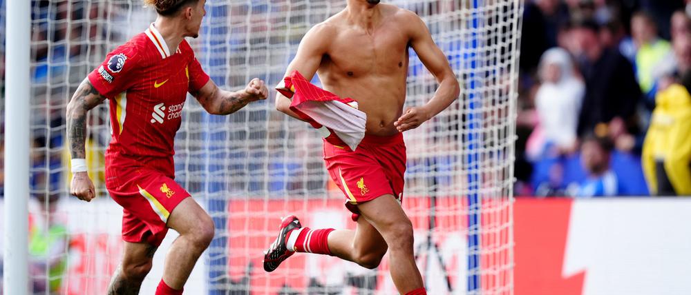 Trent Alexander-Arnold feiert sein Tor zum 1:0 von Liverpool in Leicester.