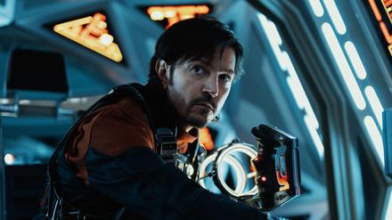 Vom Outlaw zum Rebellenanführer. Cassius Andor (Diego Luna) hält sich aus der Politik raus.
