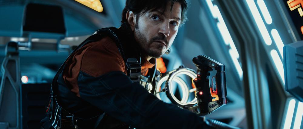 Vom Outlaw zum Rebellenanführer. Cassius Andor (Diego Luna) hält sich aus der Politik raus.