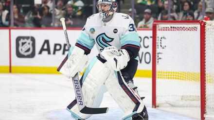 Torwart Philipp Grubauer verstärkt am Dienstag den Kader der Eishockey-Nationalmannschaft.