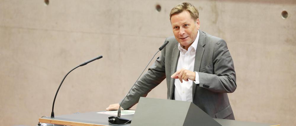 Oliver Günther im Hörsaal auf dem Uni-Gelände am Campus Griebnitzsee, Potsdam