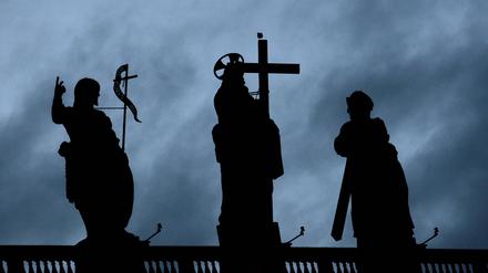 Die Basilika des St. Petersdom während des Konklaves zur Papstwahl 2013