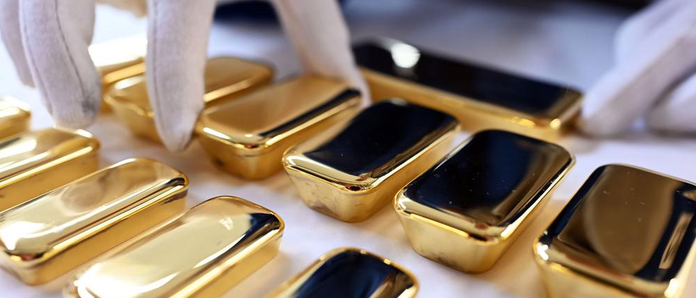 Der Goldpreis hat ein neues Rekordhoch erklommen (Symbolbild).