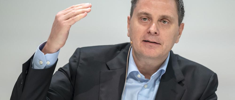 Roche-Chef Schinecker will in den nächsten fünf Jahren 50 Milliarden US-Dollar in den USA investieren.