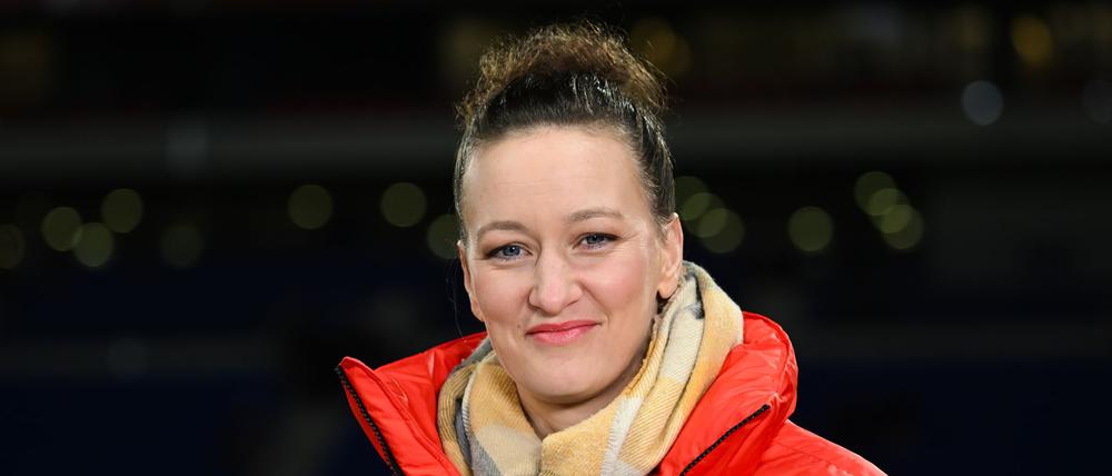 Ex-Torhüterin Almuth Schult spricht über Probleme, die Mütter im Fußball haben.