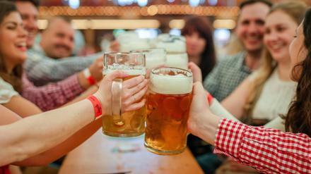Die Besucher des 85. Stuttgarter Frühlingsfests sind wohl kaum für die schlechten Absatzwerte des deutschen Bieres verantwortlich.