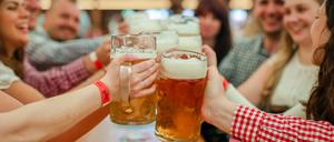 Die Besucher des 85. Stuttgarter Frühlingsfests sind wohl kaum für die schlechten Absatzwerte des deutschen Bieres verantwortlich.