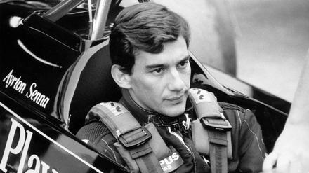Ayrton Senna vor dem Start beim Rennen von Estoril 1985